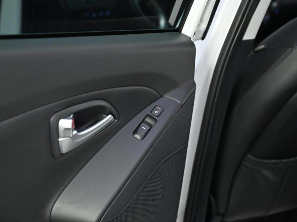 Hyundai ix35 I Рестайлинг с пробегом 2015 года, цена 1 349 000 рублей, 96000 км, внедорожник, Автокод Объявления