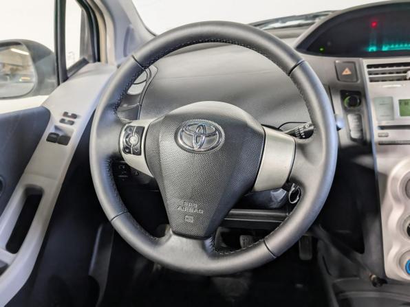 Toyota Yaris II с пробегом 2007 года, цена 589 900 рублей, 190000 км, хэтчбек, Автокод Объявления