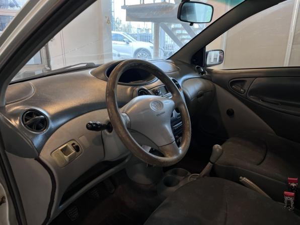 Toyota Yaris I с пробегом 2002 года, цена 181 000 рублей, 500513 км, хэтчбек, Автокод Объявления