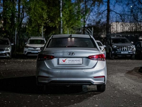 Hyundai Solaris II с пробегом 2018 года, цена 690 000 рублей, 246713 км, седан, Автокод Объявления