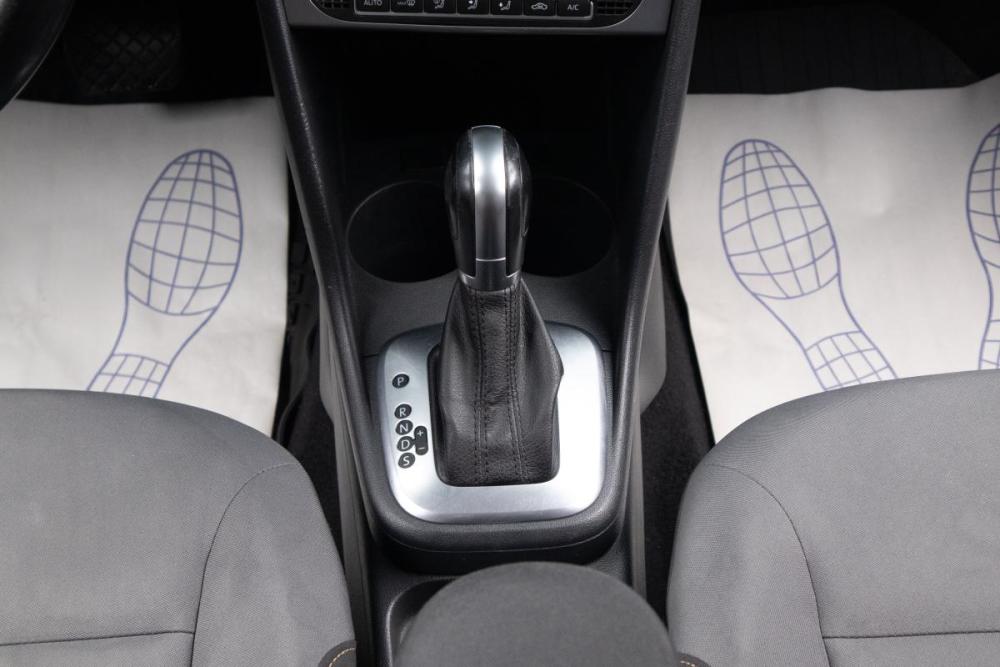 Volkswagen Polo V Рестайлинг Оренбург  - изображение 13