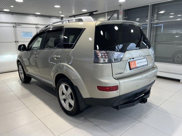 Mitsubishi Outlander II с пробегом 2007 года, цена 809 000 рублей, 300000 км, внедорожник, Автокод Объявления