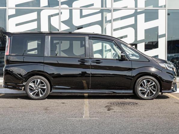 Honda Stepwgn V Рестайлинг с пробегом 2020 года, цена 2 680 000 рублей, 70722 км, минивэн, Автокод Объявления