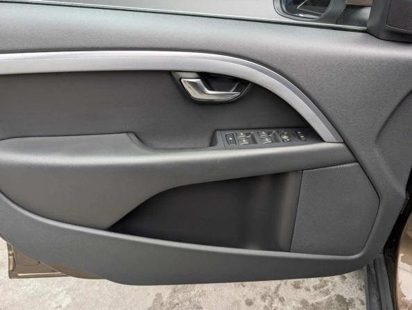 Volvo XC70 II Рестайлинг с пробегом 2015 года, цена 2 195 000 рублей, 206883 км, универсал, Автокод Объявления