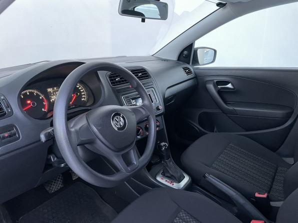 Volkswagen Polo V Рестайлинг с пробегом 2019 года, цена 952 000 рублей, 243000 км, седан, Автокод Объявления
