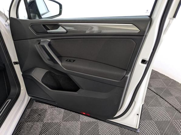 Volkswagen Tiguan II с пробегом 2020 года, цена 2 372 500 рублей, 54381 км, внедорожник, Автокод Объявления