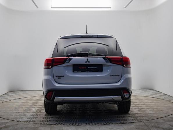 Mitsubishi Outlander III Рестайлинг 2 с пробегом 2015 года, цена 1 270 000 рублей, 335416 км, внедорожник, Автокод Объявления