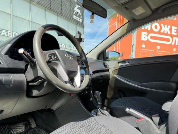 Hyundai Solaris I Рестайлинг с пробегом 2015 года, цена 950 000 рублей, 212000 км, седан, Автокод Объявления