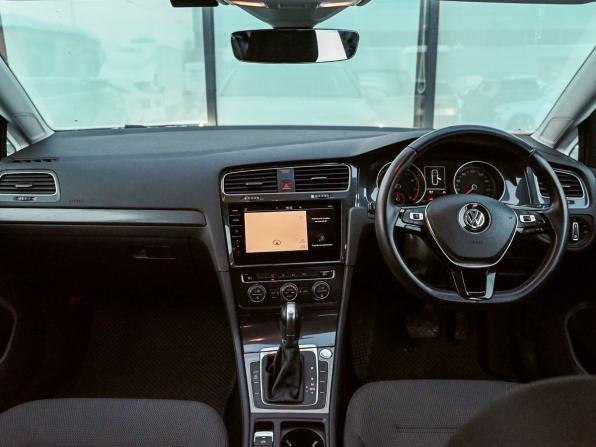 Volkswagen Golf VII Рестайлинг с пробегом 2018 года, цена 1 180 000 рублей, 92414 км, универсал, Автокод Объявления