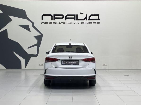 Hyundai Solaris II с пробегом 2018 года, цена 1 099 900 рублей, 130000 км, седан, Автокод Объявления