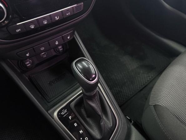 Hyundai Solaris II с пробегом 2019 года, цена 1 349 000 рублей, 134412 км, седан, Автокод Объявления