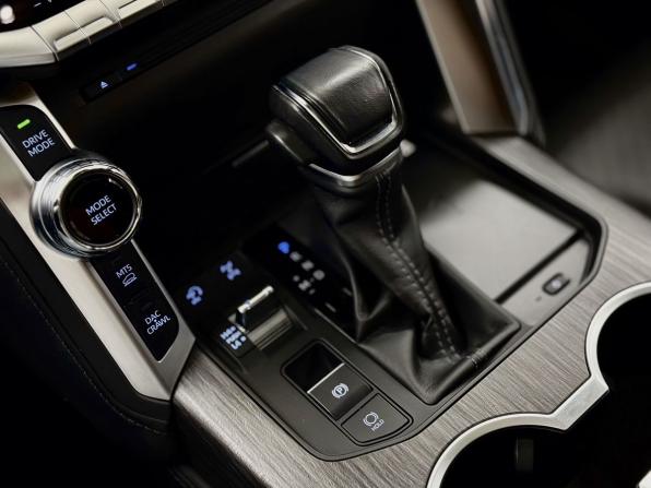 Toyota Land Cruiser 300 Series с пробегом 2021 года, цена 10 140 000 рублей, 120695 км, внедорожник, Автокод Объявления