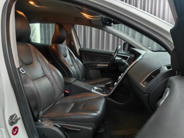 Volvo XC60 I Рестайлинг с пробегом 2016 года, цена 2 288 000 рублей, 155325 км, внедорожник, Автокод Объявления