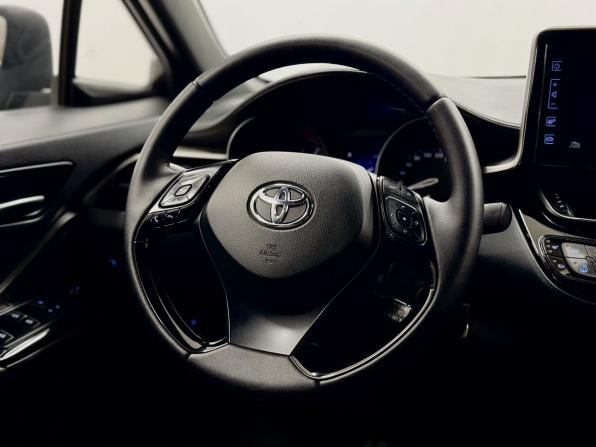 Toyota C-HR I с пробегом 2019 года, цена 2 380 000 рублей, 92342 км, внедорожник, Автокод Объявления