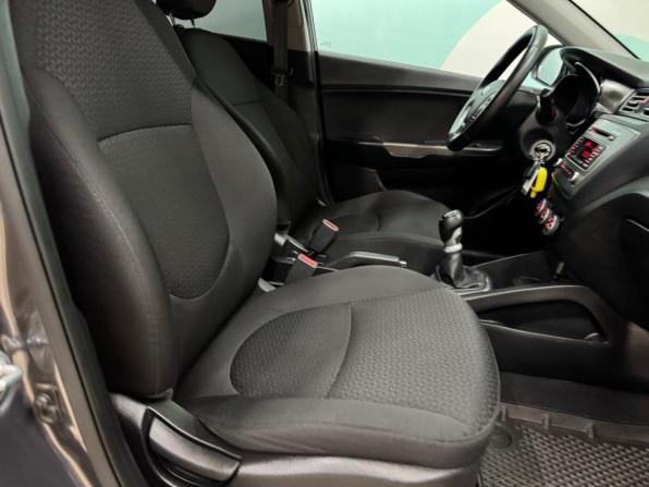 Kia Rio III Рестайлинг с пробегом 2016 года, цена 949 000 рублей, 93196 км, седан, Автокод Объявления