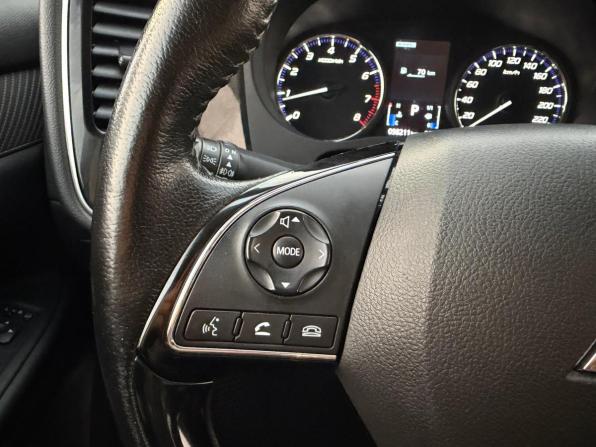 Mitsubishi Outlander III Рестайлинг 3 с пробегом 2022 года, цена 2 850 000 рублей, 98173 км, внедорожник, Автокод Объявления
