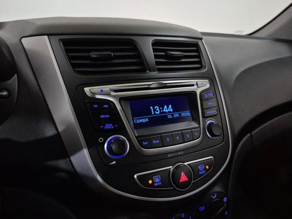 Hyundai Solaris I Рестайлинг с пробегом 2015 года, цена 835 000 рублей, 117638 км, седан, Автокод Объявления
