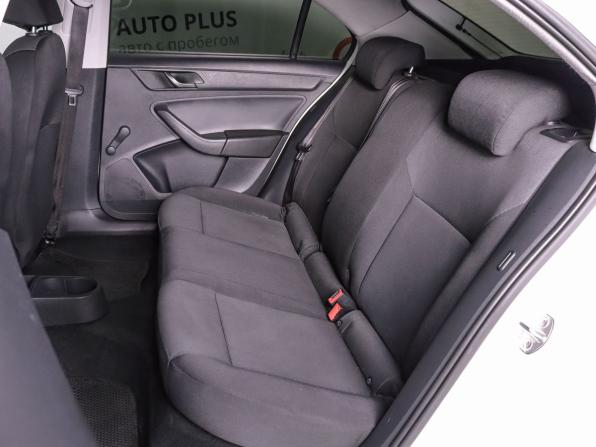 Skoda Rapid I с пробегом 2016 года, цена 740 000 рублей, 180000 км, лифтбек, Автокод Объявления