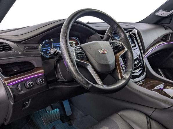 Cadillac Escalade IV с пробегом 2020 года, цена 6 100 000 рублей, 47064 км, внедорожник, Автокод Объявления