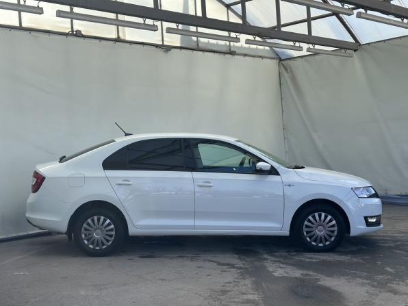 Skoda Rapid I Рестайлинг с пробегом 2018 года, цена 1 060 000 рублей, 177807 км, лифтбек, Автокод Объявления