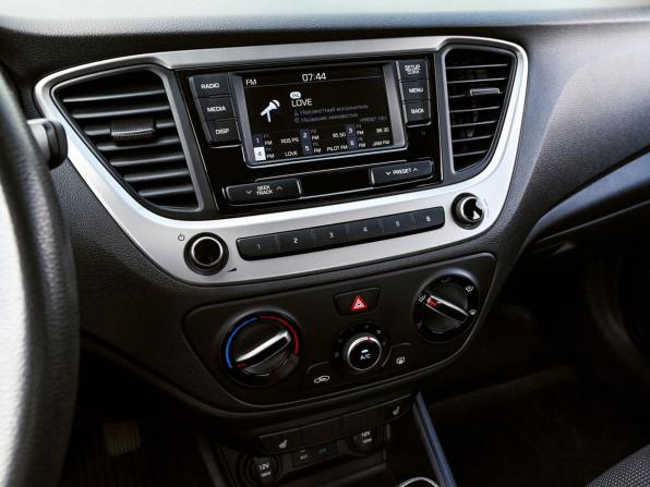 Hyundai Solaris II с пробегом 2018 года, цена 1 428 000 рублей, 55112 км, седан, Автокод Объявления