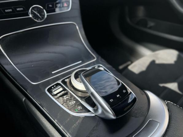 Mercedes-Benz C-Класс IV (W205) Рестайлинг с пробегом 2018 года, цена 2 380 000 рублей, 149500 км, седан, Автокод Объявления