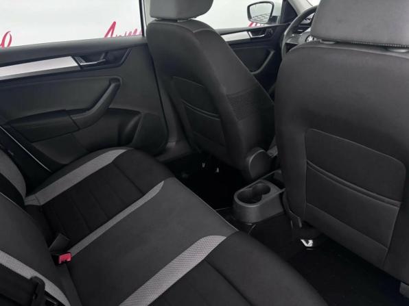 Skoda Rapid I Рестайлинг с пробегом 2019 года, цена 1 219 000 рублей, 86684 км, лифтбек, Автокод Объявления