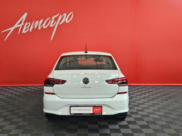 Volkswagen Polo VI с пробегом 2021 года, цена 1 395 000 рублей, 125974 км, лифтбек, Автокод Объявления