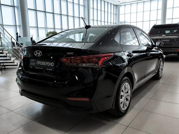 Hyundai Solaris II с пробегом 2017 года, цена 1 099 000 рублей, 101950 км, седан, Автокод Объявления