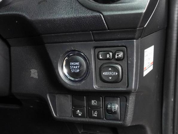 Toyota Corolla XI (E160 E170) Рестайлинг 2 с пробегом 2020 года, цена 1 369 000 рублей, 130155 км, седан, Автокод Объявления