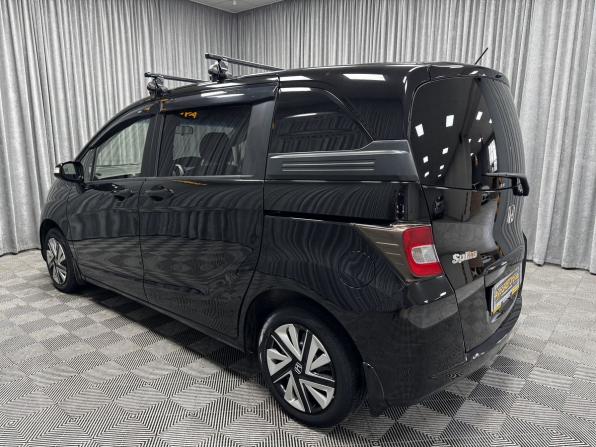 Honda Freed I Рестайлинг с пробегом 2013 года, цена 1 200 000 рублей, 130187 км, компактвэн, Автокод Объявления