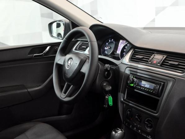 Skoda Rapid I с пробегом 2017 года, цена 1 195 000 рублей, 189893 км, лифтбек, Автокод Объявления