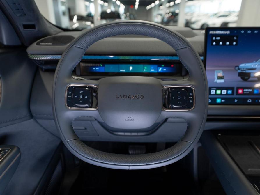 Lynk &amp; Co 900 Москва  - изображение 11