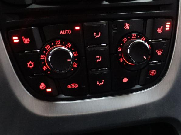 Opel Astra J Рестайлинг с пробегом 2012 года, цена 649 000 рублей, 191512 км, хэтчбек, Автокод Объявления