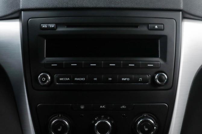Skoda Yeti I Рестайлинг с пробегом 2014 года, цена 1 059 000 рублей, 184842 км, внедорожник, Автокод Объявления