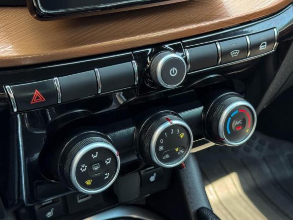 Lada (ВАЗ) Vesta I Рестайлинг (NG) с пробегом 2024 года, цена 1 749 000 рублей, 27921 км, универсал, Автокод Объявления