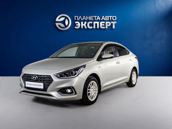 Hyundai Solaris II с пробегом 2018 года, цена 1 040 000 рублей, 161340 км, седан, Автокод Объявления