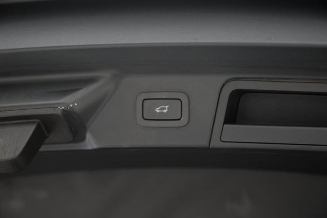 Land Rover Range Rover Velar I с пробегом 2017 года, цена 3 440 000 рублей, 104000 км, внедорожник, Автокод Объявления