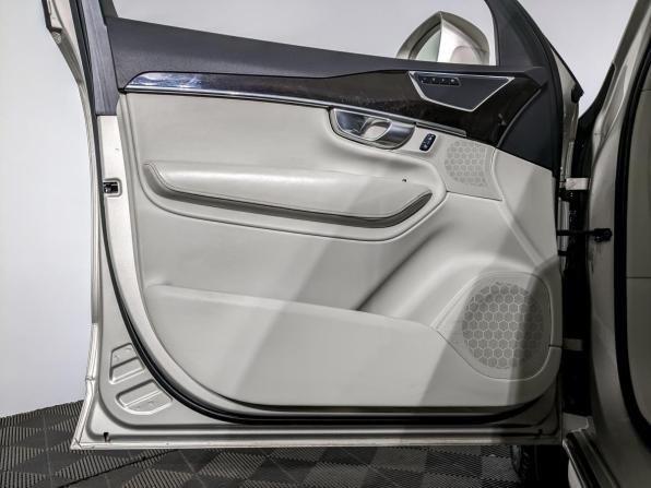 Volvo XC90 II с пробегом 2017 года, цена 3 820 000 рублей, 129857 км, внедорожник, Автокод Объявления
