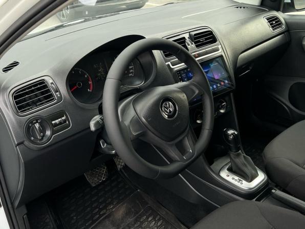 Volkswagen Polo V Рестайлинг с пробегом 2018 года, цена 1 099 000 рублей, 149178 км, седан, Автокод Объявления