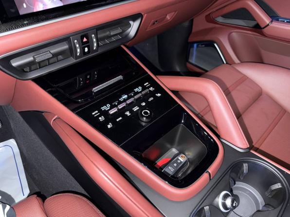 Porsche Cayenne III Рестайлинг с пробегом 2025 года, цена 16 799 900 рублей, 1490 км, внедорожник, Автокод Объявления