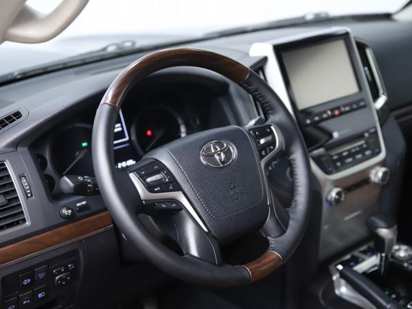 Toyota Land Cruiser 200 Series Рестайлинг 2 с пробегом 2016 года, цена 6 750 000 рублей, 215120 км, внедорожник, Автокод Объявления