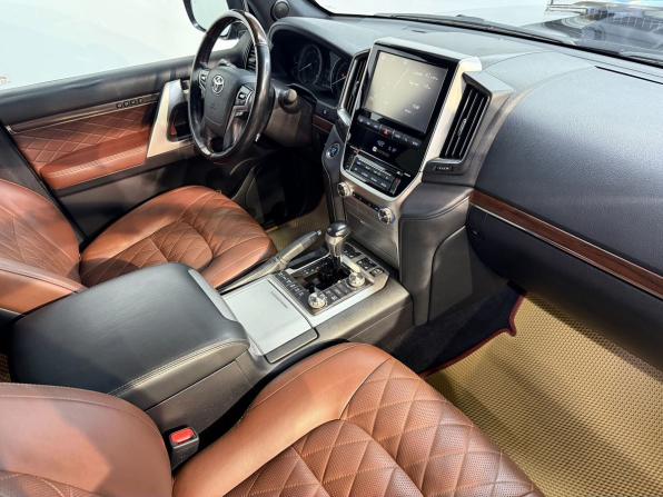 Toyota Land Cruiser 200 Series Рестайлинг 2 с пробегом 2016 года, цена 6 350 000 рублей, 181518 км, внедорожник, Автокод Объявления