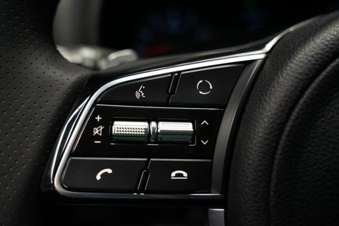 Kia Sportage IV Рестайлинг с пробегом 2020 года, цена 2 899 000 рублей, 76550 км, внедорожник, Автокод Объявления