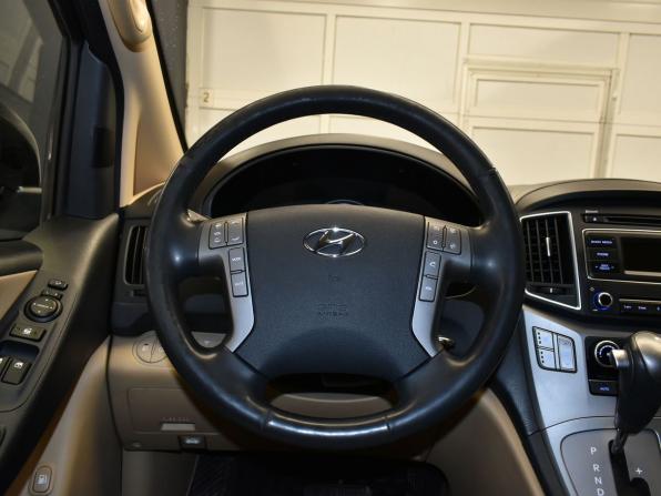 Hyundai H-1 II Рестайлинг 2 с пробегом 2019 года, цена 3 150 000 рублей, 114688 км, минивэн, Автокод Объявления