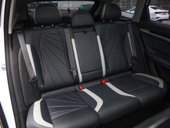 Geely Atlas II с пробегом 2024 года, цена 2 999 000 рублей, 53894 км, внедорожник, Автокод Объявления