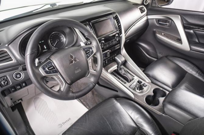 Mitsubishi Pajero Sport III с пробегом 2017 года, цена 3 699 000 рублей, 117000 км, внедорожник, Автокод Объявления
