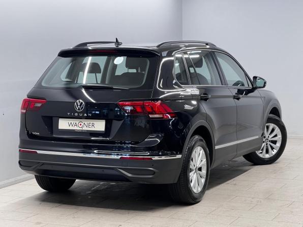 Volkswagen Tiguan II Рестайлинг с пробегом 2021 года, цена 2 626 000 рублей, 80444 км, внедорожник, Автокод Объявления