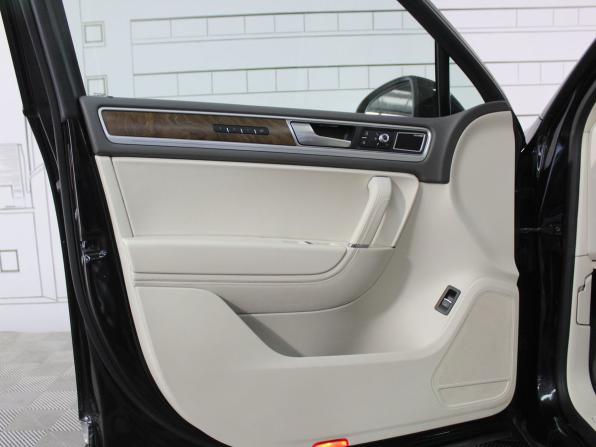 Volkswagen Touareg II Рестайлинг с пробегом 2016 года, цена 3 199 000 рублей, 148656 км, внедорожник, Автокод Объявления