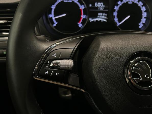 Skoda Rapid I Рестайлинг с пробегом 2018 года, цена 999 000 рублей, 147585 км, лифтбек, Автокод Объявления